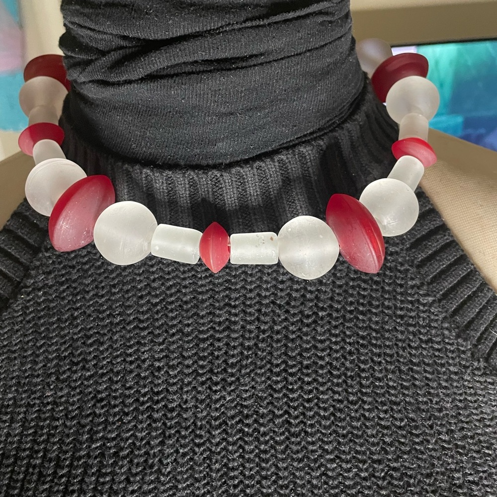 Vintage Frosty LUCITE Balls Chunky Necklace